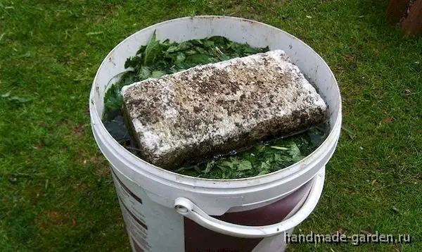 Что нужно для приготовления подкормки из травы
