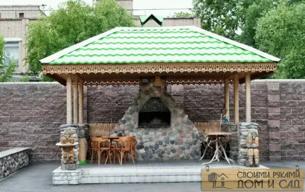 Беседка с мангалом