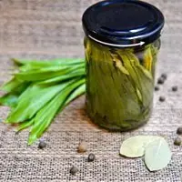 Маринованная черемша: рецепты приготовления на зиму