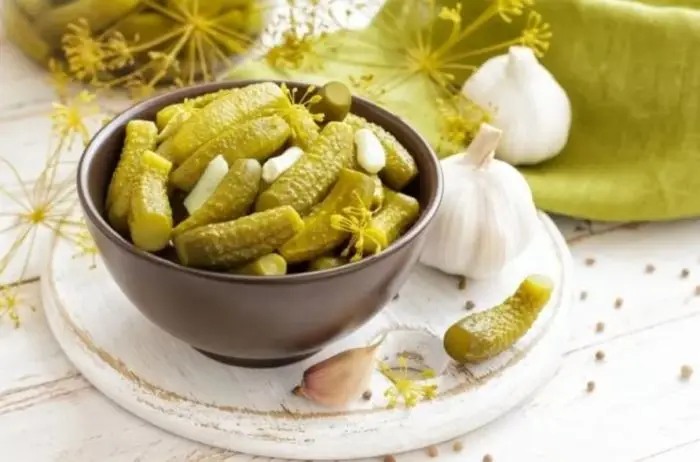 Как мариновать огурцы, чтобы они получились вкусными и хрустящими Как мариновать огурцы