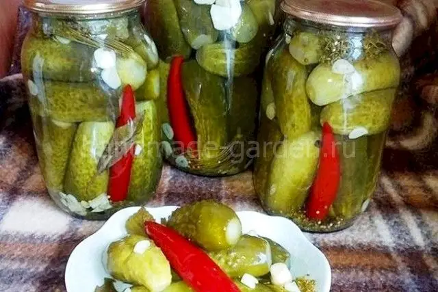 Острые маринованные огурчики Острые маринованные огурчики