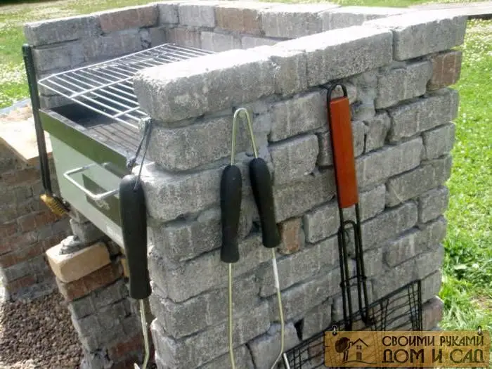 http://doneganlandscaping.com/blog/2009/06/26/building-your-own-bar-b-q/